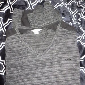 Calvin Klein M v-neck athletic longsleeve tee